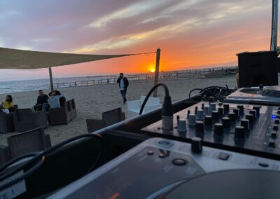 DJ set in spiaggia
